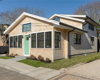 27 Brown  Street Unit B, Narragansett