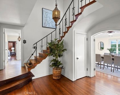 238 Roycroft Avenue, Long Beach