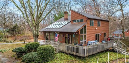 4 Tulip Lane, Holmdel