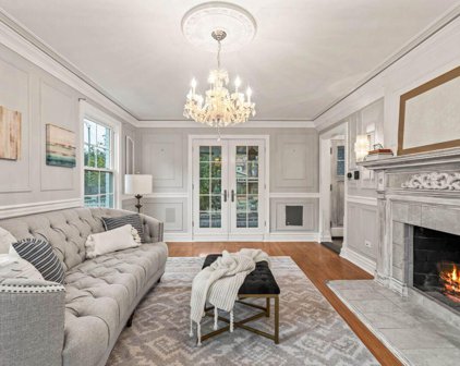 8014 Red Arrow Court, Wauwatosa