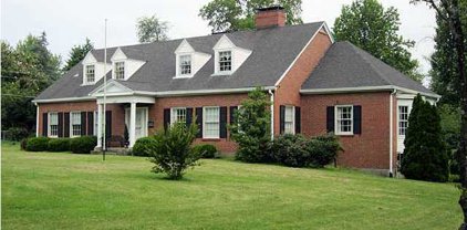 1207 Washington St, Shelbyville