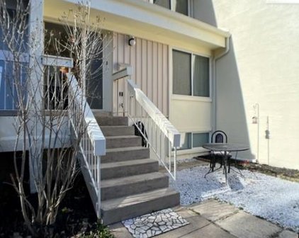 2400 Southgate Sq, Reston