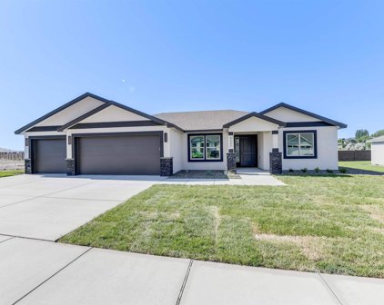 6227 W 32nd Ave, Kennewick