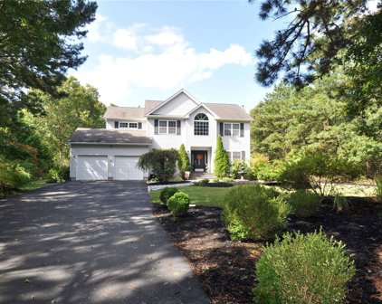 48 N Cozine Road, Manorville