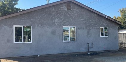 327  Sycamore Dr, Bakersfield