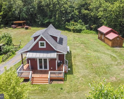 5110 Leeds Manor Rd, Hume