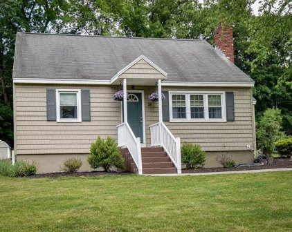 24 Collins Dr, Hudson