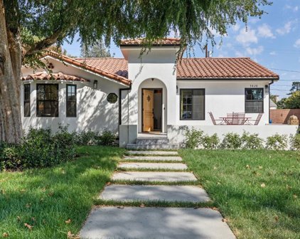 5828 Lemp Avenue, North Hollywood