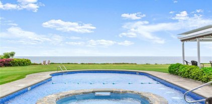 295 Bayview Boulevard, Stratford