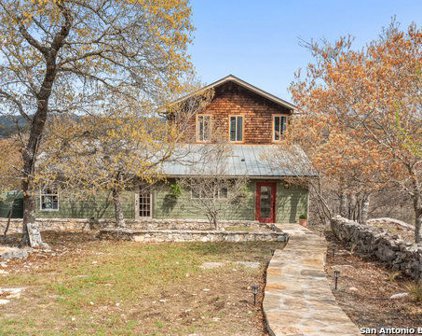 909 Alamo Rd, Fredericksburg