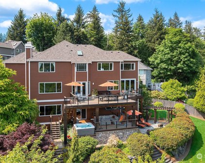 6528 155th Avenue SE, Bellevue