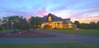 1750 Aiken Rd, Shelbyville