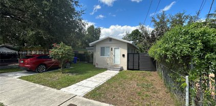 135 Nw 68th St, Miami