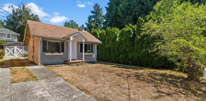 416 Henry Street NE, Olympia