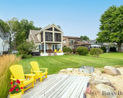 6884 Farrell Drive NE, Rockford