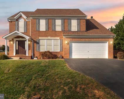 13230 Manor Dr S, Mount Airy