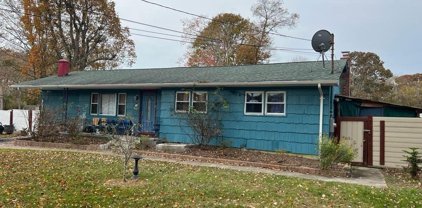 36 Carver Boulevard, Bellport