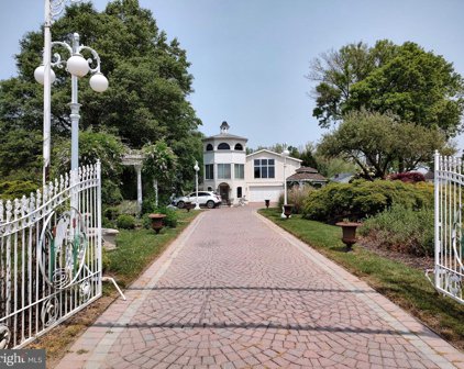 203 Walnut St, North East