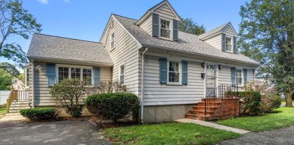 51 Winthrop St, Milton