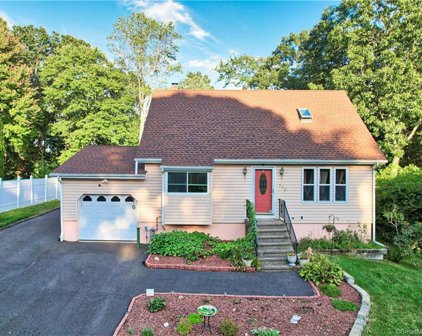 206 Bluebird Drive, Naugatuck