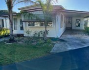 237 Rue De Fontaine, Tavares image