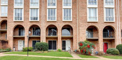 2607 Wagon Dr Unit #357, Alexandria