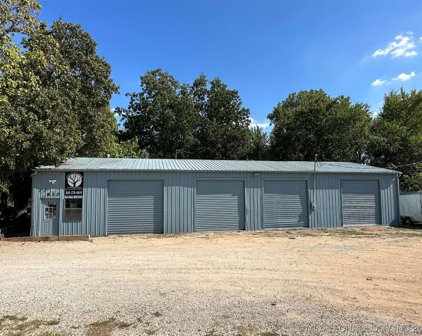 820 S Main, Byng