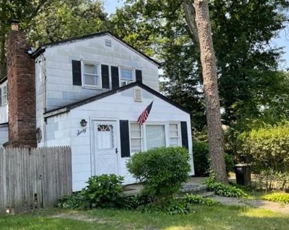 60 Cedarhurst Avenue, Selden