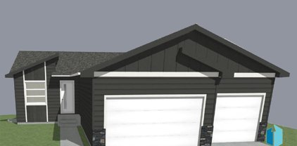 812 Sarah C Cir, Garretson