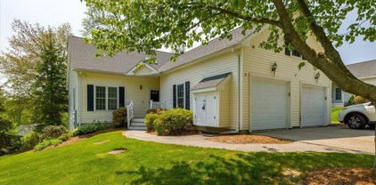 32 William Onthank Ln Unit 32, Southborough