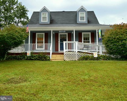 5651 Roundtree Dr, Woodbridge