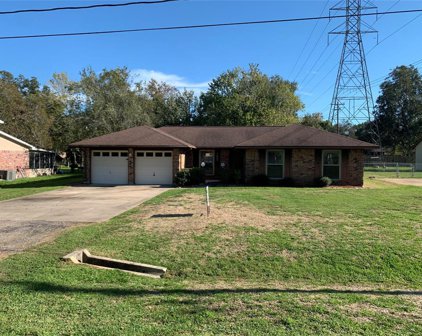 105 Lazy Lane, Lake Jackson