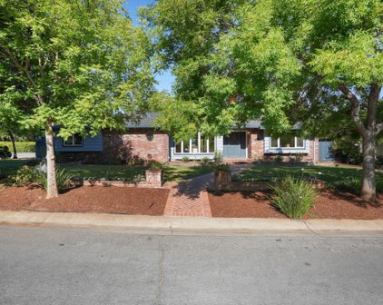 14 Sunkist LN, Los Altos