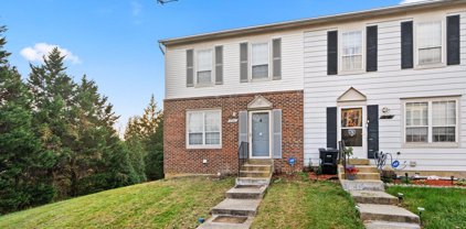 731 Saint Michaels Dr, Bowie