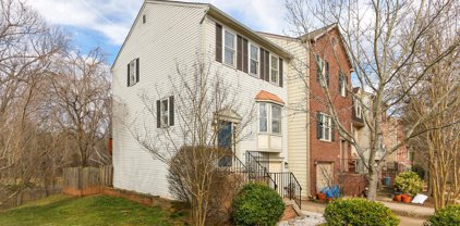 10221 Jamaica Ln, Manassas