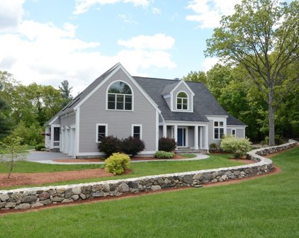 246 Stearns Rd, Southborough