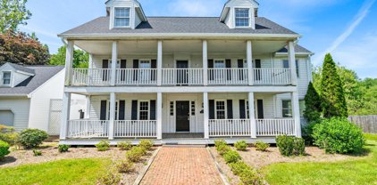 9325 Burke Rd, Burke