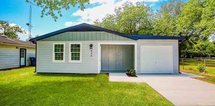 846 S Anderson Street, Angleton