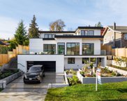 519 Roslyn Boulevard, North Vancouver image