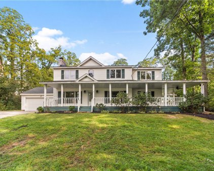 7690 Fields Road, Chagrin Falls