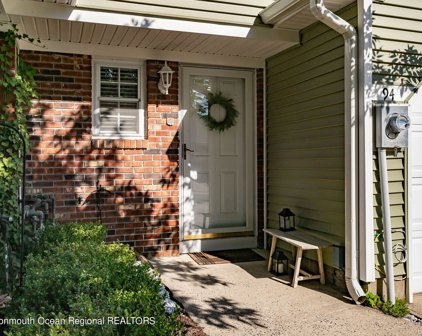 94 Oak Lane, Eatontown