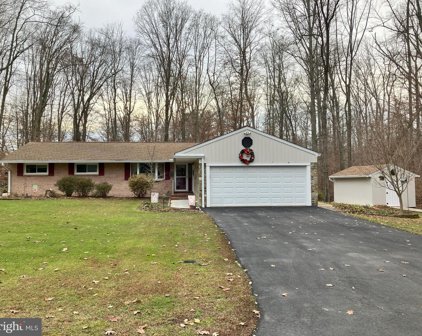 402 Streamside Dr, Fallston