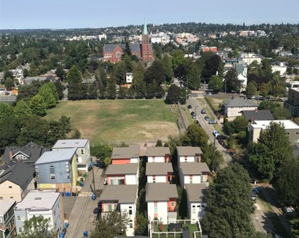 4540 8th Avenue NE Unit #2004, Seattle