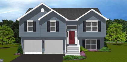 8623 Regal Dr, Mercersburg