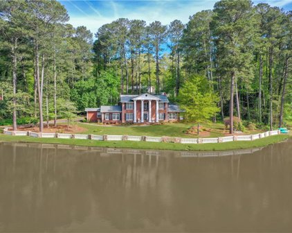 375 Lake Crest Drive, Roswell