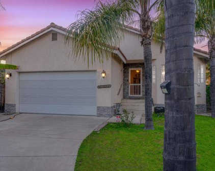 597 Hildale Cir, Vista