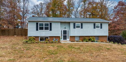 6841 Royal Heights  Circle, Hickory