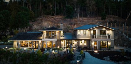 176 Narrows West Road, Salt Spring Island