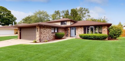 18W720 80Th Place, Downers Grove