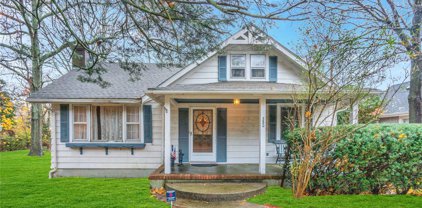 330 Lake Avenue, Nesconset